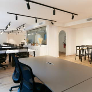 Espace indépendant 205 m² 25 postes Coworking Rue de Grenelle Paris 75006 - photo 1